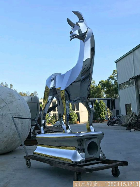 不锈钢抽象马雕塑 动物马镜面效果